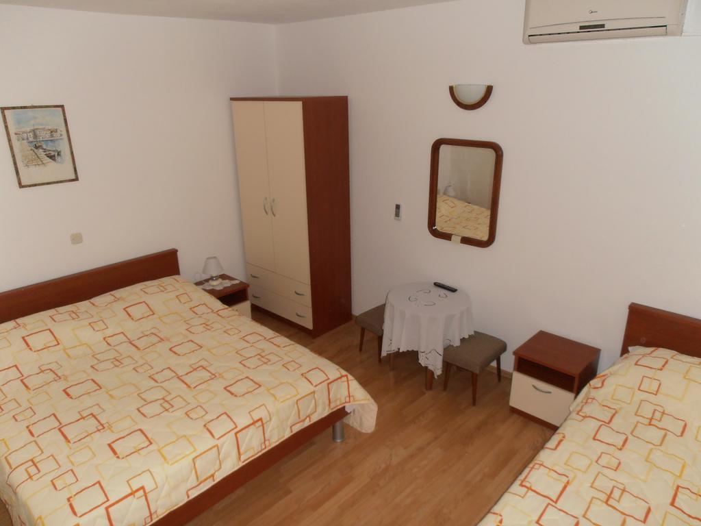 Apartment Perovic Baška Voda Exterior foto